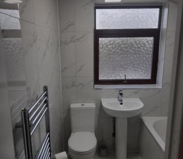 Heath Villa | London Luxurious Sweet Home