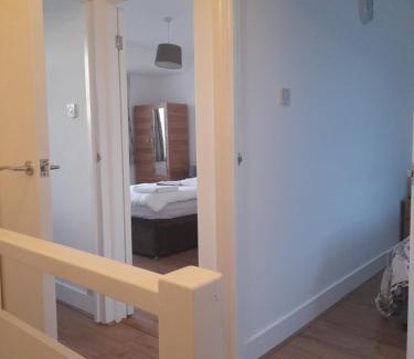 Heath Villa | London Luxurious Sweet Home