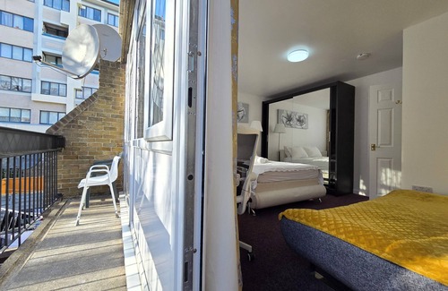 St. Johns Wood House | London Marylebone Grendon rooms