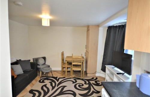 Leabridge Apartment | London Modern One Bedroom Apartment