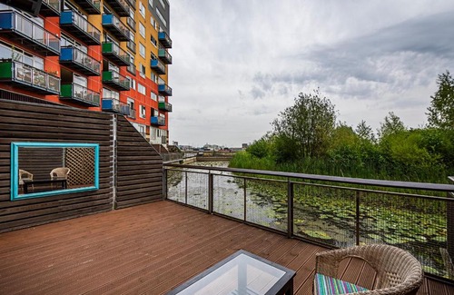 Peninsula Apartment | London O2 arena, ExCel AMAZING WATERFRONT APARTMENT