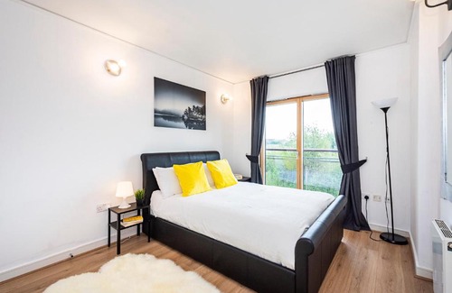 Peninsula Apartment | London O2 arena, ExCel AMAZING WATERFRONT APARTMENT