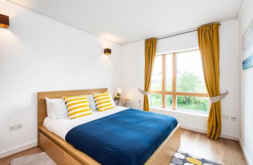 Peninsula Apartment | London O2 arena, ExCel AMAZING WATERFRONT APARTMENT