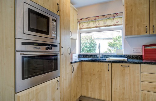 Chippenham Apartment | London Road Garden Annex "Home Away From Home"
