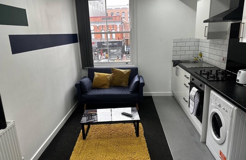 Welford Apartment | London Road Studio Retreat in Leicester