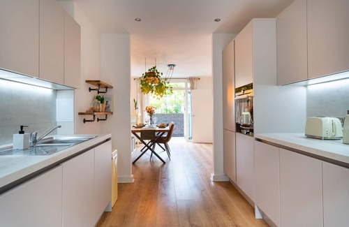 Stratford House | London's Finest, 5-Bed Haven With Private Sauna
