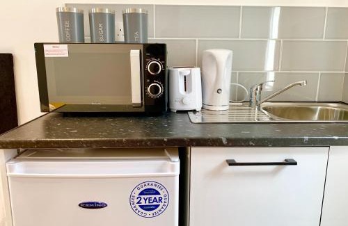 Valentines Apartment | London Studio Apartments, Private Bathrooms and Parking