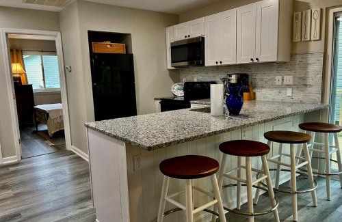 Edgewater House | London Towne Bungalow Wloft - Walk To The Beach!