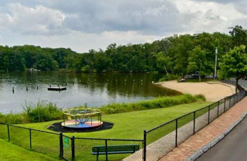 Edgewater House | London Towne Bungalow Wloft - Walk To The Beach!