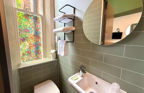 Holland Park Apartment | London Visitors Hotel