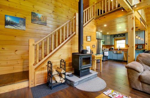 Londonderry House | Londonderry Chalet with Deck, Fire Pit and Views!