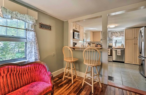 Londonderry House | Londonderry Retreat ~ 3 Mi to Lowell Lake!