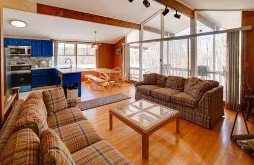 Londonderry House | Londonderry Vacation Home w/Deck + Gas Grill!