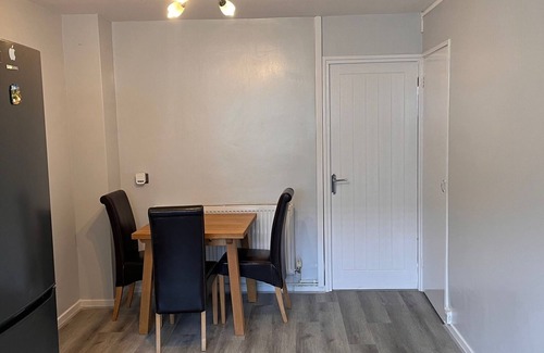 Woolwich House | *Londonn*Contractorsn*Long Staysn*Tourists/Visitorsn*Remodeledn*Homely