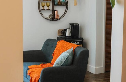 Tofino Apartment | Lone Cone Lounge - Sleeps 2 - Downtown Tofino