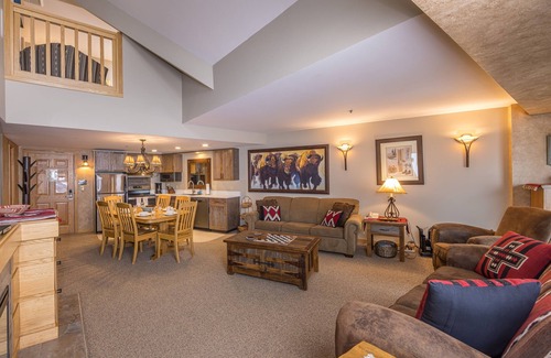 Big Sky Condo | Lone Peak Vista-Shoshone Ski In/Ski Out condo- Hot Tub