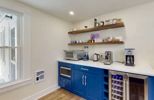 Bath House | Lone Pine Cottage Maine - Chef’s Kitchen