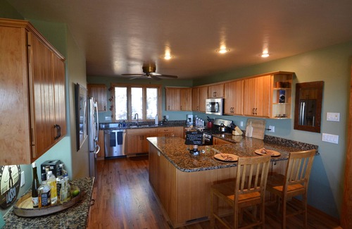 Highland Pines Cabin | Lone Pine Lodge - Prescott Cabin Rentals
