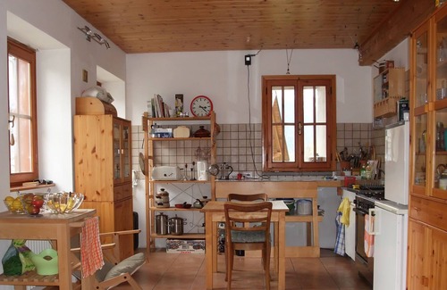 Valleggia House | Lone-standing vacation home in the mountain village of Valleggia in Piemont
