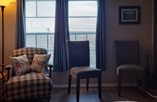 Whitesboro House | Lone Star, Country charm with all the comforts of home