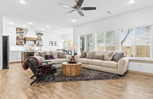Central Arlington House | Lone Star Escape