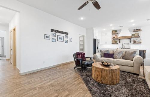 Central Arlington House | Lone Star Escape