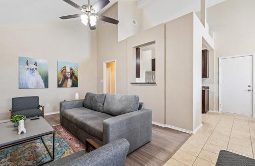 Dallas House | Lone Star Hideaway