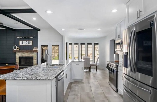 Grand Prairie House | Lone Star house by AT&T, Six Flags ,Globe life,Pool-Jacuzzi!