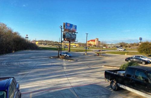 Decatur Hotel | Lone Star Inn