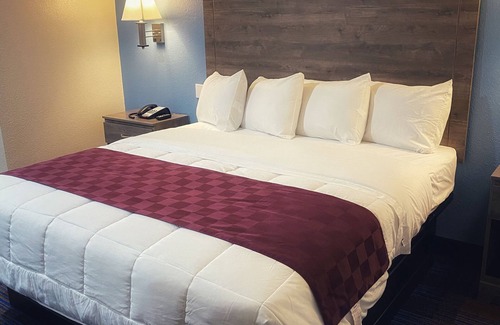 Decatur Hotel | Lone Star Inn
