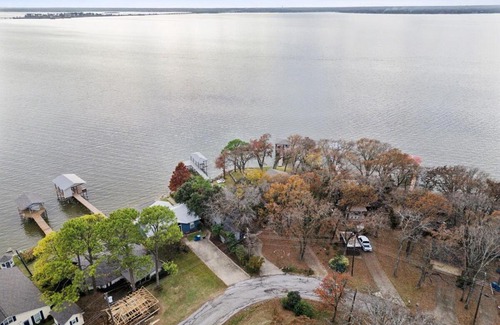 Gun Barrel City House | Lone Star Lake Cottage-NEW Trex Deck, boat dock