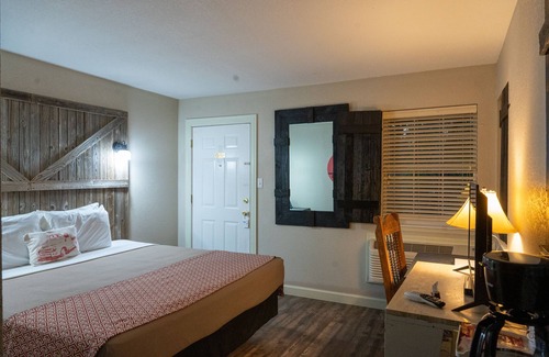 Pilot Point House | Lone Star Lodge and Marina