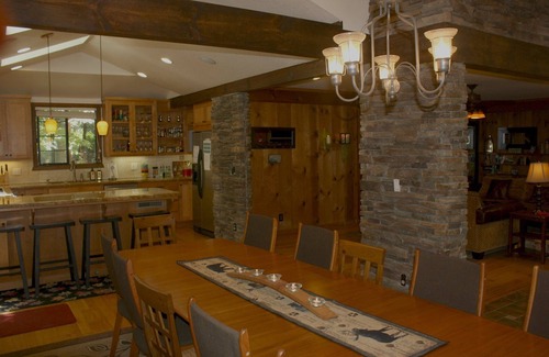 Twain Harte Cabin | Lone Star Lodge: Walk to Town, Gourmet Kitchen, Hot Tub, A/C, Lake Membership