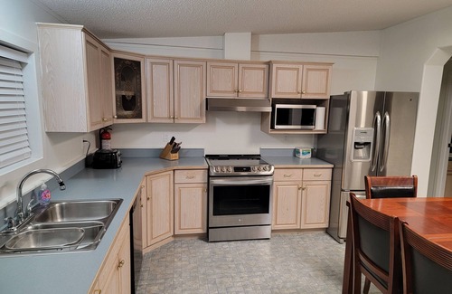 Sicamous House | Lone Wolfe Home Away From Home