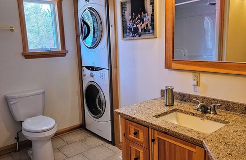 Manitoulin District House | Lonely Bay Beach House - stunning private sand beach, modern home *30 day min*