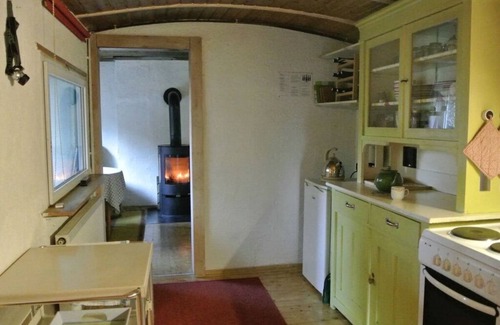 Longkamp House | Lonely mountain hut on the stream edge