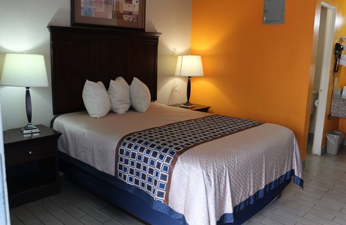 Kerrville Hotel | LoneStar Inn