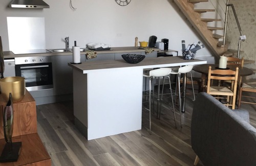 Saint Palais House | Longère Cosy Entièrement Rénovée, à la Campagne. Animaux de Compagnie Acceptés!