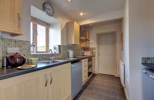 West Beckham Cottage | Long Barn - sleeps 14 guests in 7 bedrooms