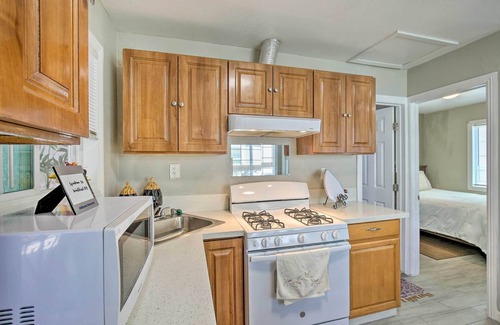 Harbor Apartment | Long Beach Apt ~ 9 Mi to Shoreline Village & Beach