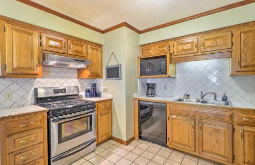 Long Beach House | Long Beach Hideaway Walk to Beach, Shops and Bars!
