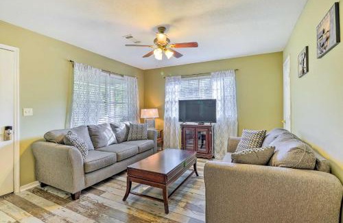Long Beach House | Long Beach Hideaway Walk to Beach, Shops and Bars!