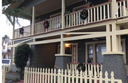 Harbor Apartment | Long Beach living in a Charming Craftsman!