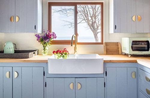 Hamilton Cottage | Long Beach Log Cabin