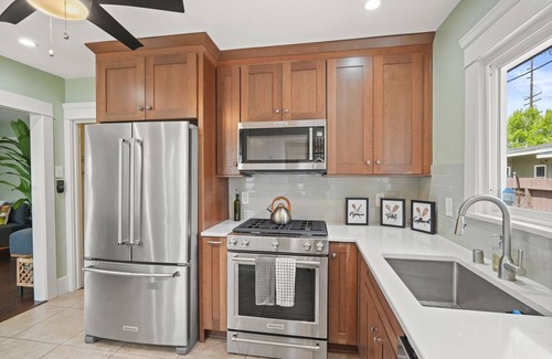 Belmont Heights House | Long Beach Spot Near Disneyland - BBQ, Game Room & Firepit