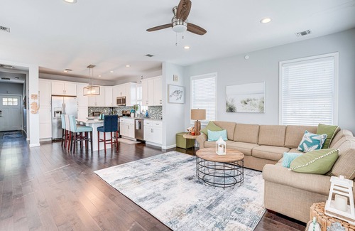 Long Branch House | Long Branch Beach House w/Private Hot Tub!