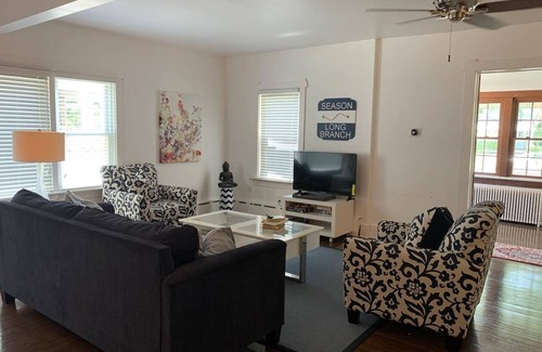 Long Branch House | Long Branch Beach house with Inground Pool