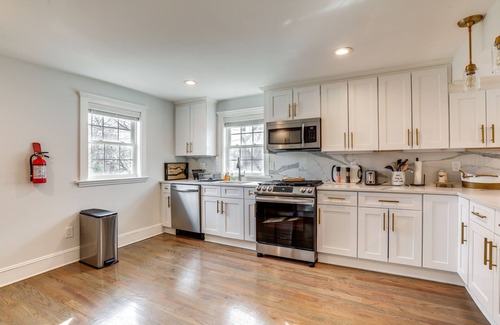 Long Branch Apartment | Long Branch Getaway - Walk to Beaches & Dining!