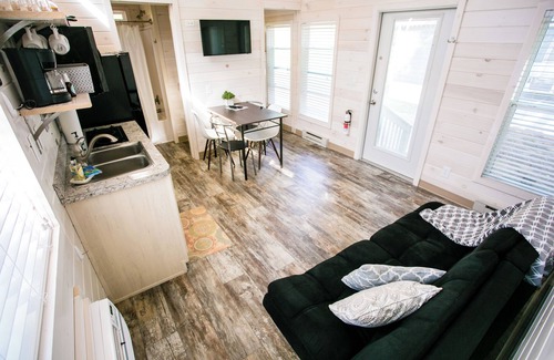 Steele Creek Cabin | Long Cove Resort & Marina