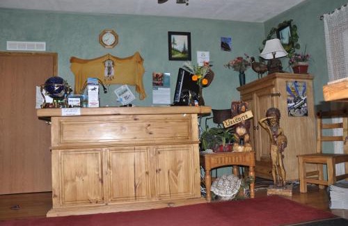 Gunnison Hotel | Long Holiday Motel